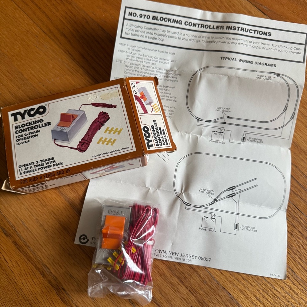 NEW Tyco #970 Vintage Blocking Controller For 2 Train Operation Model Railroads